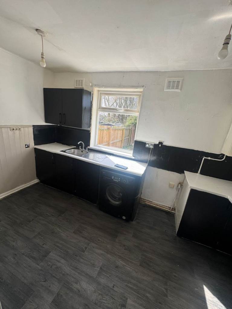 2 bedroom house to let bd2 (semi detached)