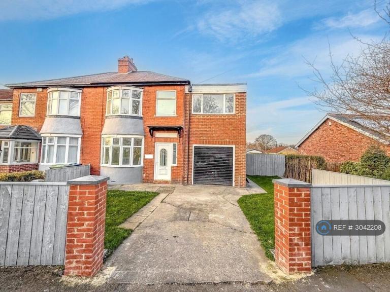 4 bedroom house in West Avenue, Westerhope, Newcastle Upon Tyne, NE5 (4 bed) (#3042208)