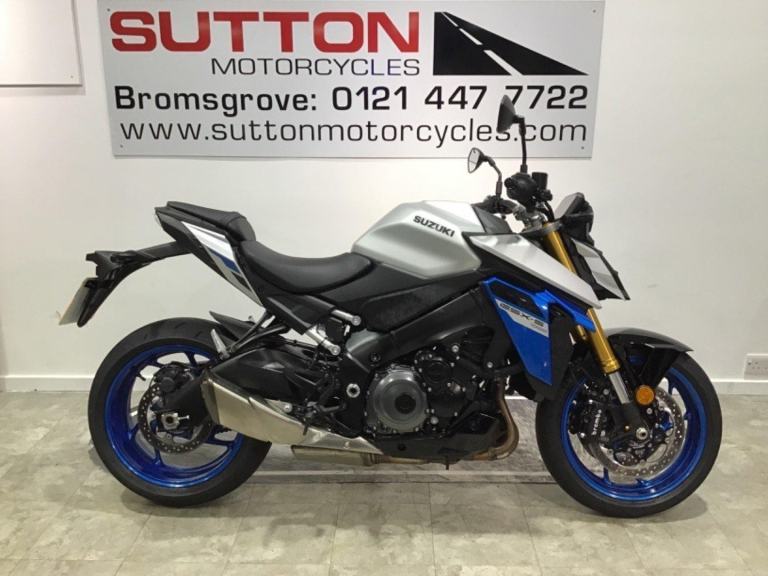 Suzuki GSX-S1000 2025 TFT model.