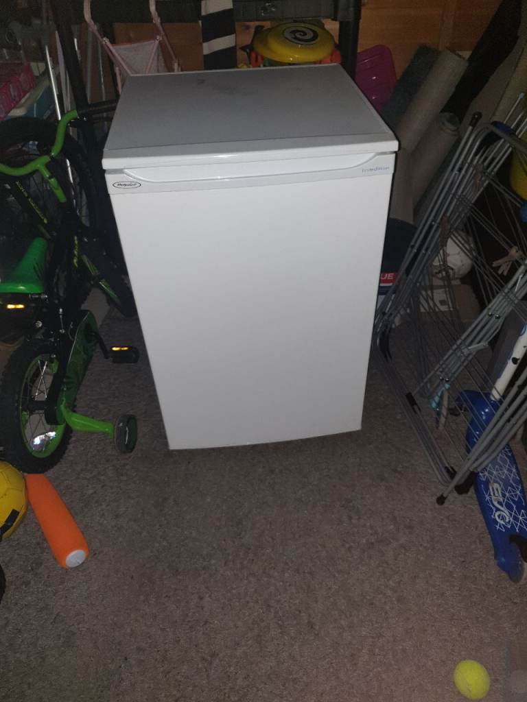 Hotpoint undercounter fridge freezer