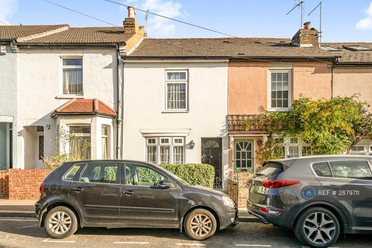 3 bedroom house in Bishops Road, London, W7 (3 bed) (#2879711)