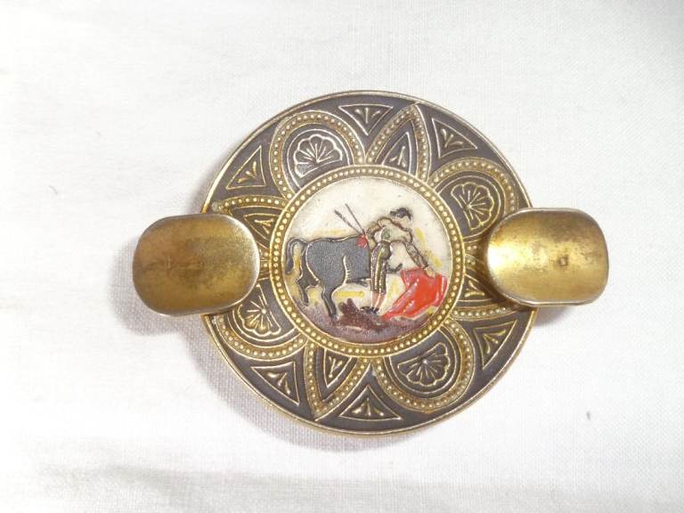 VINTAGE SPANISH BRASS TRAVEL ASHTRAY