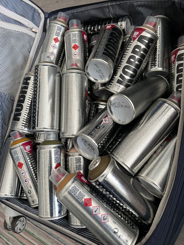 x100 Cans of Spray Paint