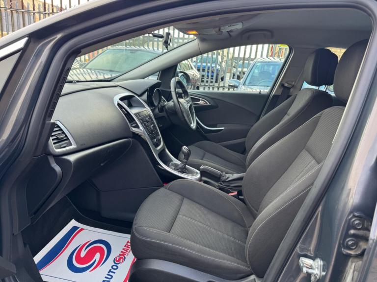 2014 Vauxhall Astra 1.6i 16V SRi 5dr HATCHBACK PETROL Manual