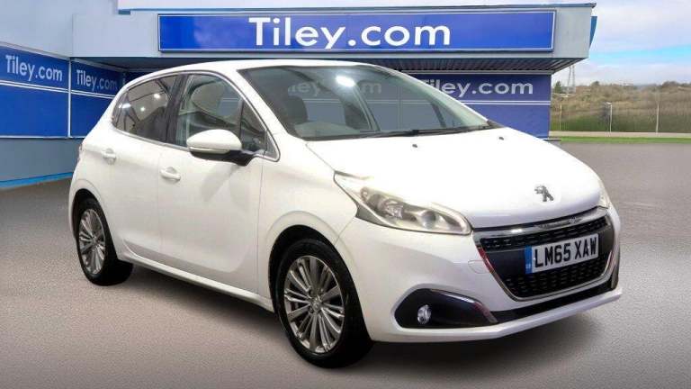 2015 Peugeot 208 1.2 PureTech 82 Allure 5dr HATCHBACK PETROL Manual