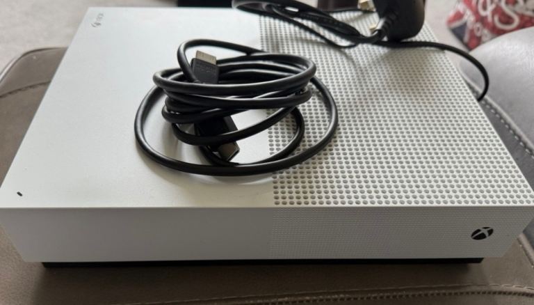 Xbox One s all digital 1tb 