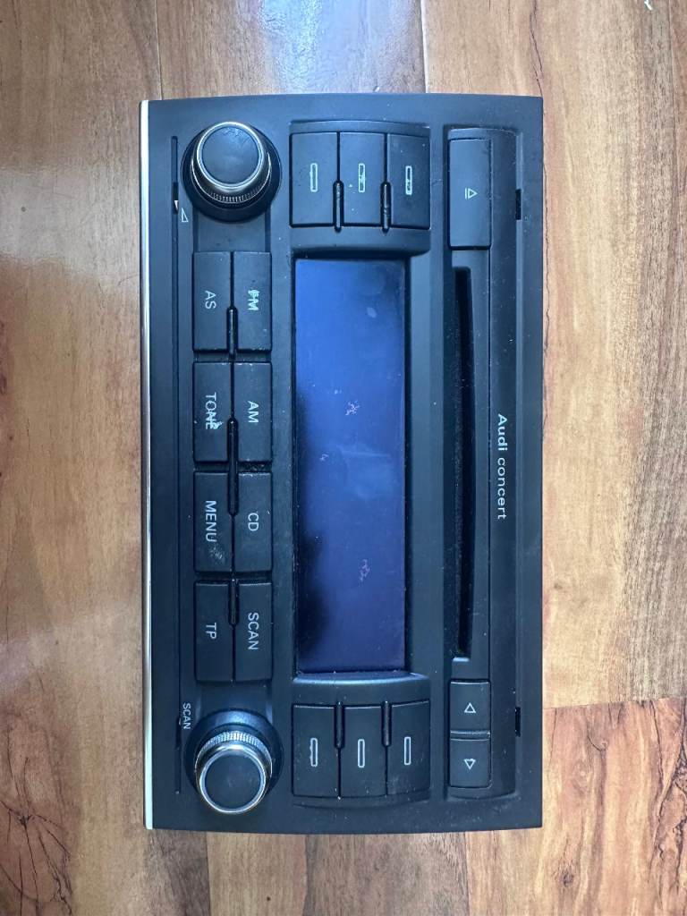 Genuine Audi Concert CD Radio Head Unit 8E0035186AK – PIN Included