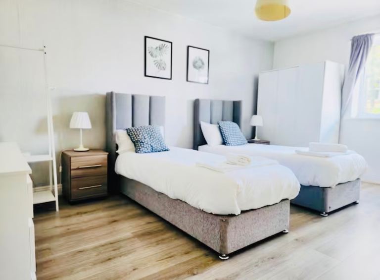 2 bed flat + carpark