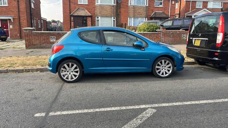 Peugeot, 207, Hatchback, 2008, Manual, 1598 (cc), 3 doors