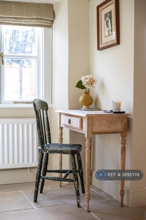 2 bedroom house in Lower Oddington, Moreton In Marsh, GL56 (2 bed) (#2695774)