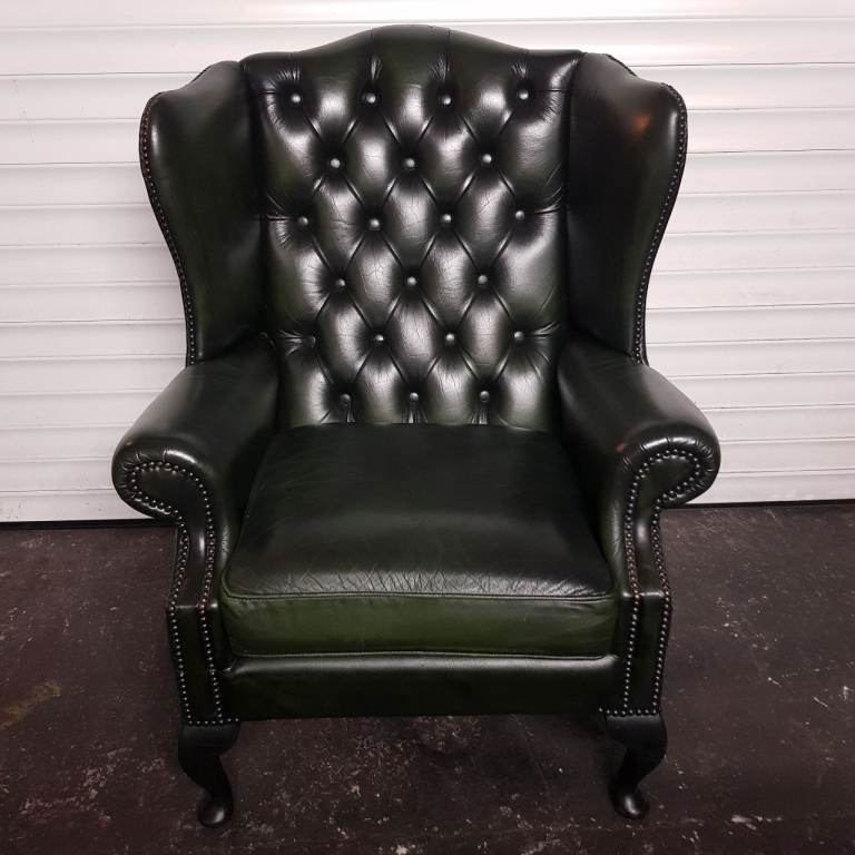 Beautiful Dark Green Leather Chesterfield Winged arm chair QUEEN ANNE - Stud detail