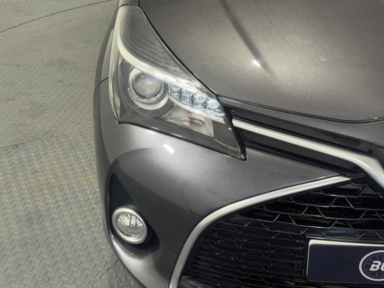 2016 Toyota Yaris Dual VVT-i Design Hatchback Petrol Manual