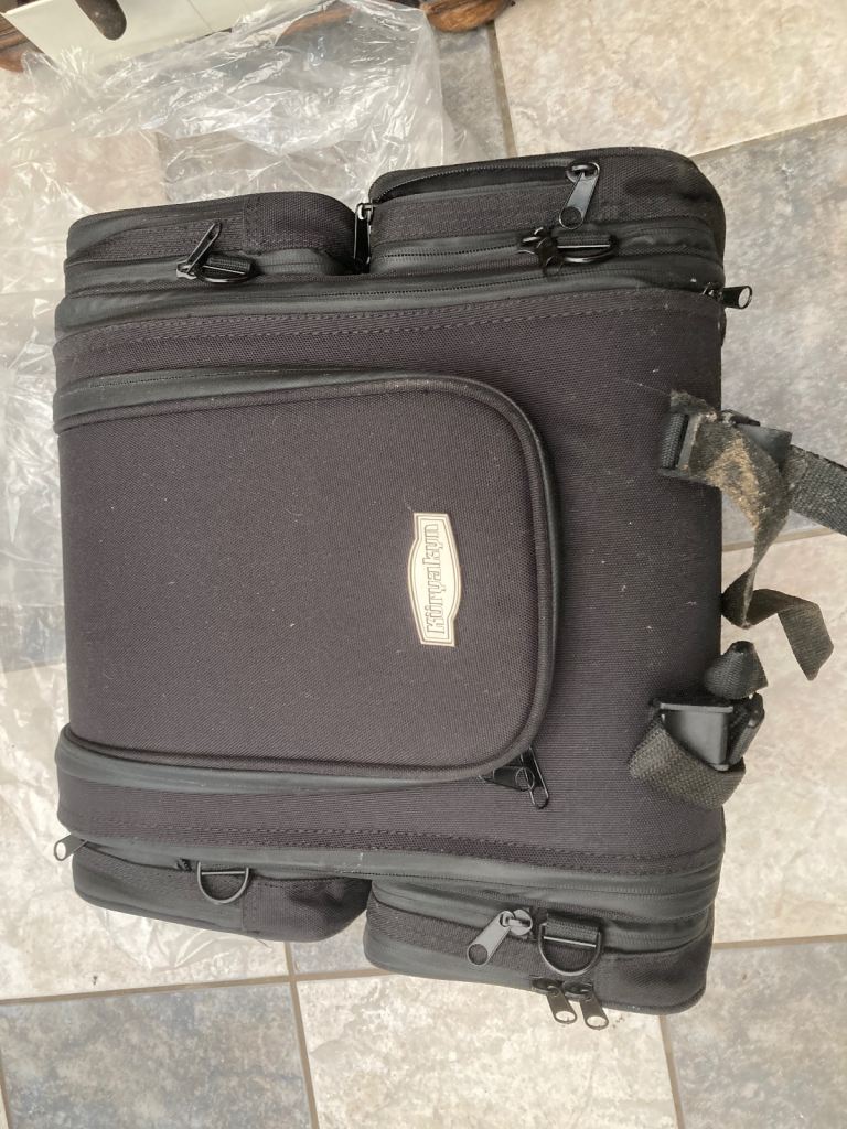 Kuryakyn Touring  sissybar bag  