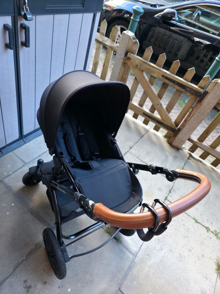 Ickle Bubba - Stomp Luxe All in One Travel System - All accessories included as shown on web images 