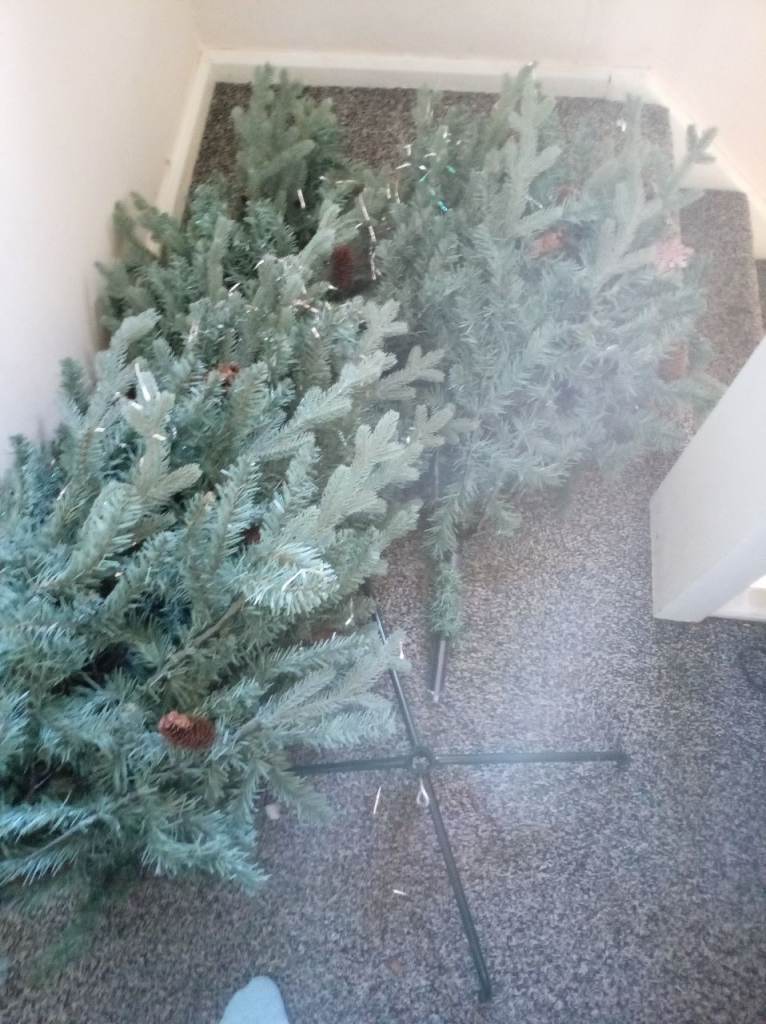 Luxury Christmas tree with metal stand 