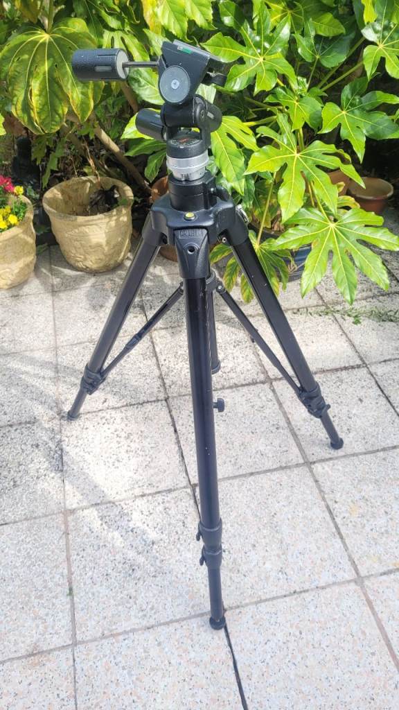 Sturdy Camera Tripod with Pan-Tilt Head – Good Condition