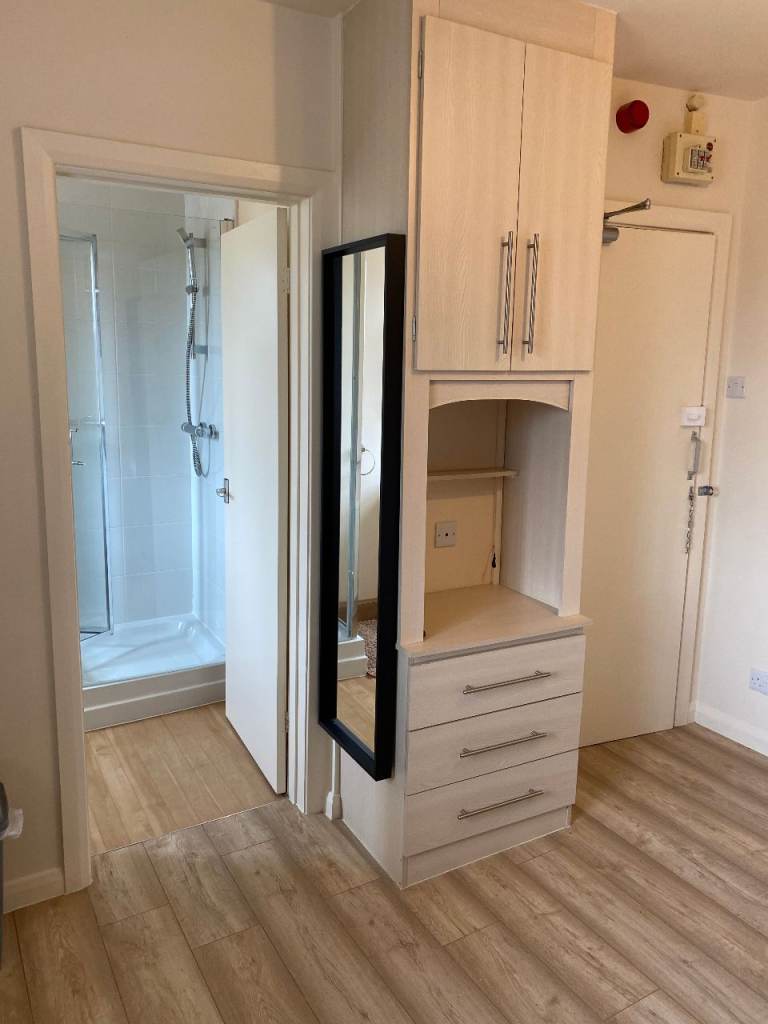 S7  STUDIO  APARTMENT F/F & EQUIPPED