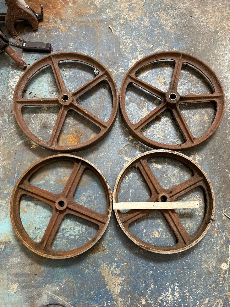 4 x henhouse x shepherds hut wheels