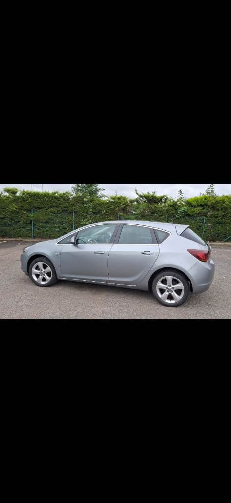 VERY LOW MILEAGE 2012 ASTRA 1.4 SRI 