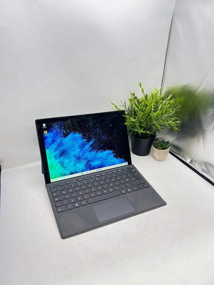 NEW Microsoft Surface Pro – i5 8th Gen | 8GB RAM | 4K Touchscreen | Windows 11