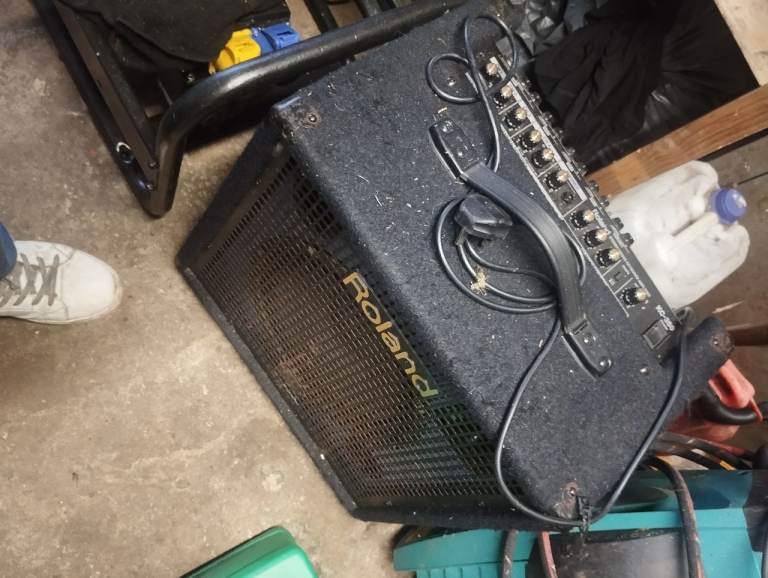 Roland KC 350 keyboard amp 100 watt