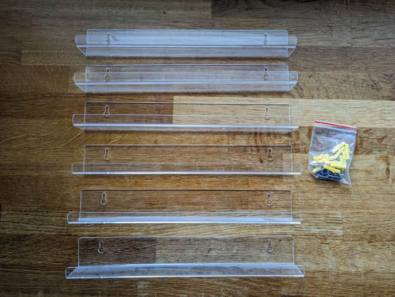Set of 6 acrylic wall mount vinyl record holders