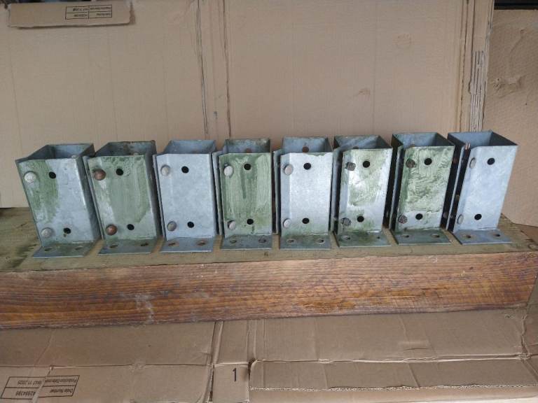 Galvanised steel bolt-down fence supports x  9