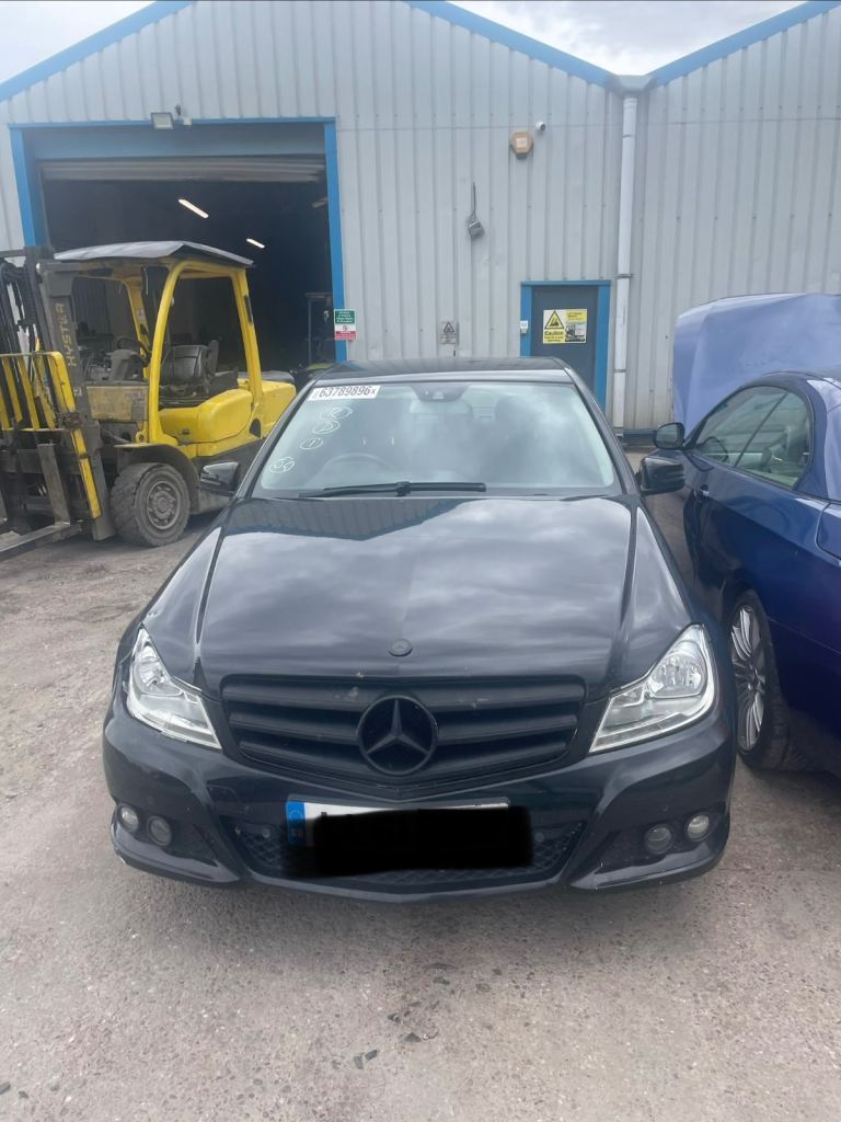 MERCEDES BENZ W204 S204 BREAKING PARTS BONNET BUMPER HEADLIGHT WING DOOR SUSPENSION SLAMPANEL RADPAC