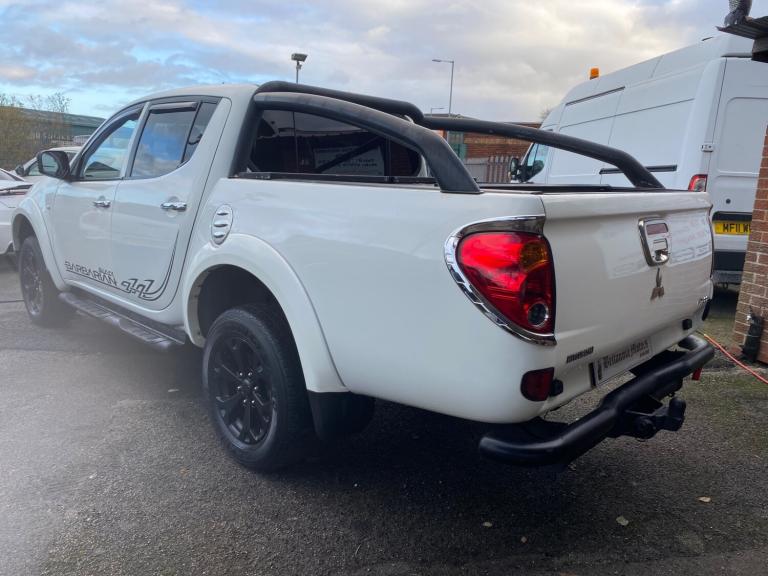 2014 Mitsubishi L200 Barbarian black Pickup Diesel  Manual