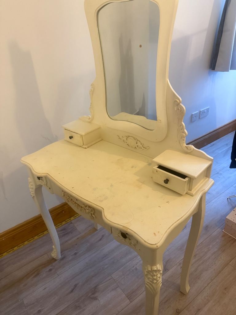 Dressing table with mirror Free to collect 