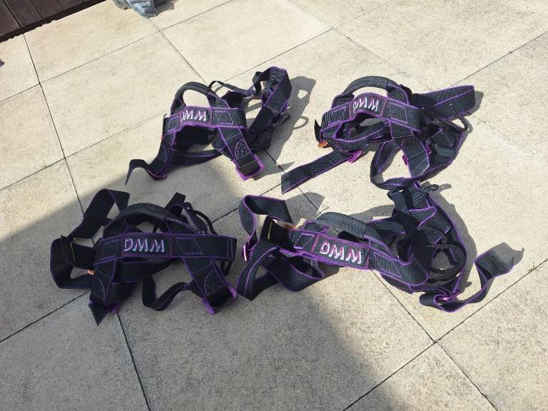 REDUCED 4 climbing harnesses 