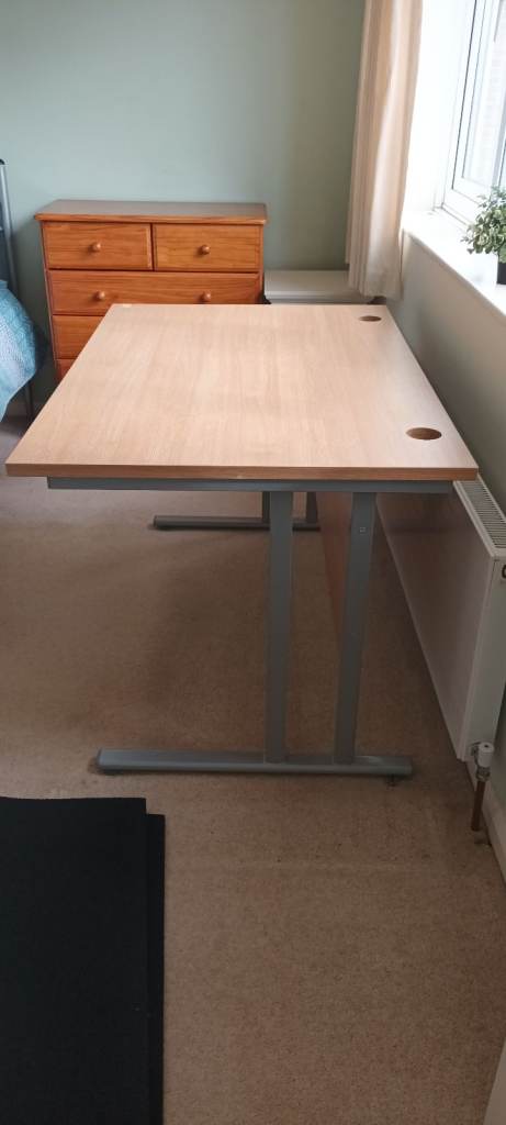 Office desk 