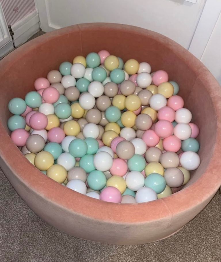 KiddyMoon Ballpit