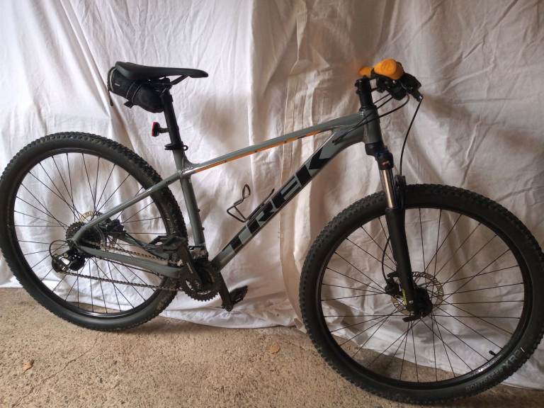 Trek Merlin 6 Mountain Bike M/L – As New, Excellent Condition