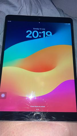Apple iPad Pro 10.5-inch 64GB – Cracked Screen | in Arnold