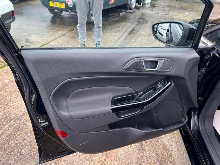 2016 Ford Fiesta 1.0 EcoBoost Titanium 5dr HATCHBACK PETROL Manual