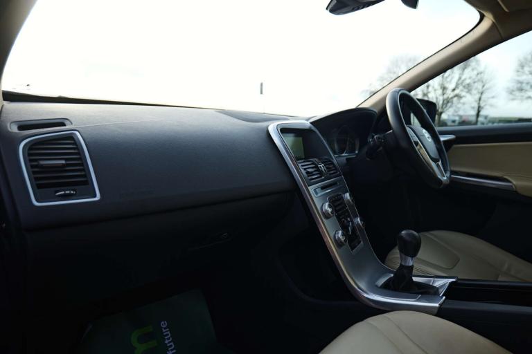 2016 Volvo XC60 2.4 XC60 SE Luxury Nav D5 AWD 4WD 5dr SUV Diesel Manual