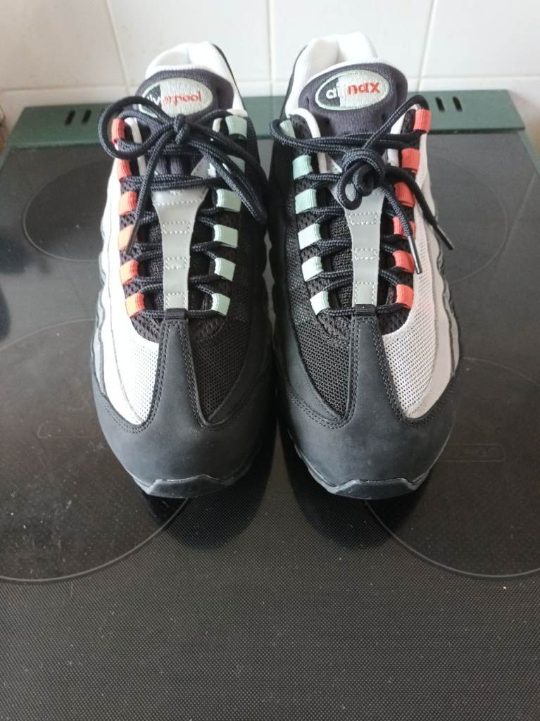 Nike airmax Liverpool limited edition size 9.5