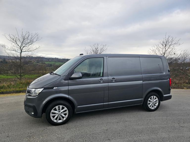 VW TRANSPORTER 2.0 TDi HIGHLINE PANEL VAN 2021
