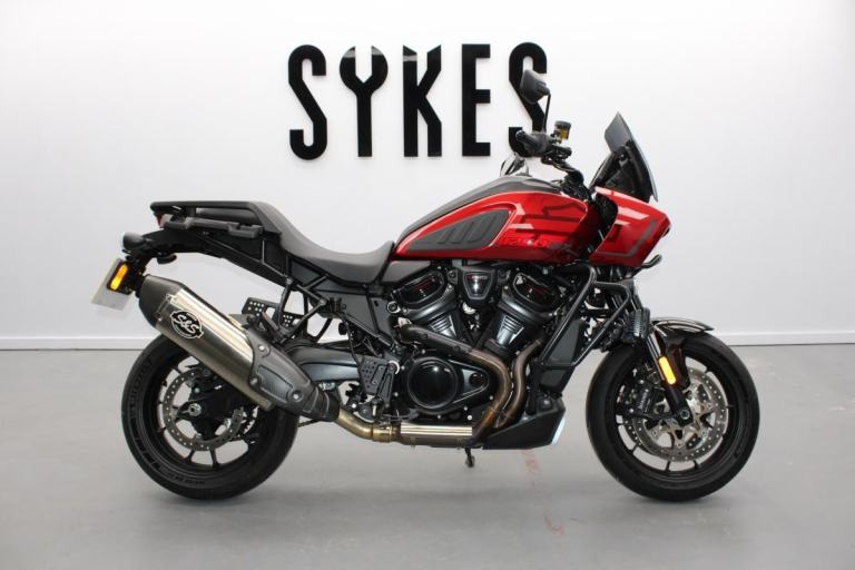 Harley-Davidson RA1250ST Pan America ST in Brilliant Red