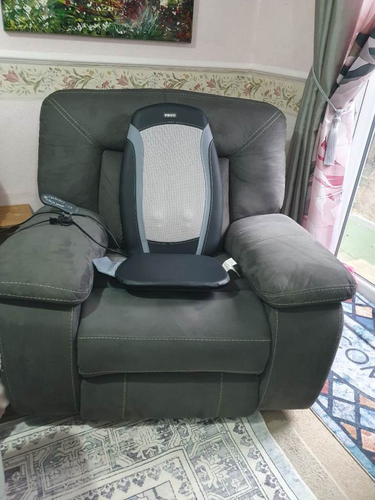 £35.00 FULL MASSAGER DIFFERENT SETTING HEAT TO.