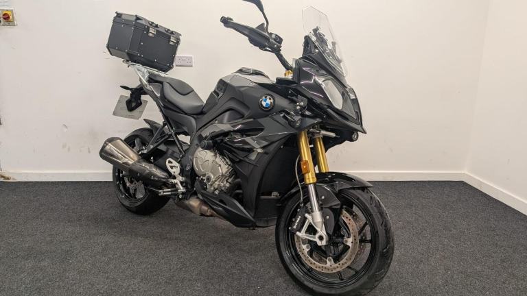 BMW S1000XR SPORT SE **QUICK SHIFT - FULL SERVICE HISTORY - AKRAPOVIC EXHAUST **