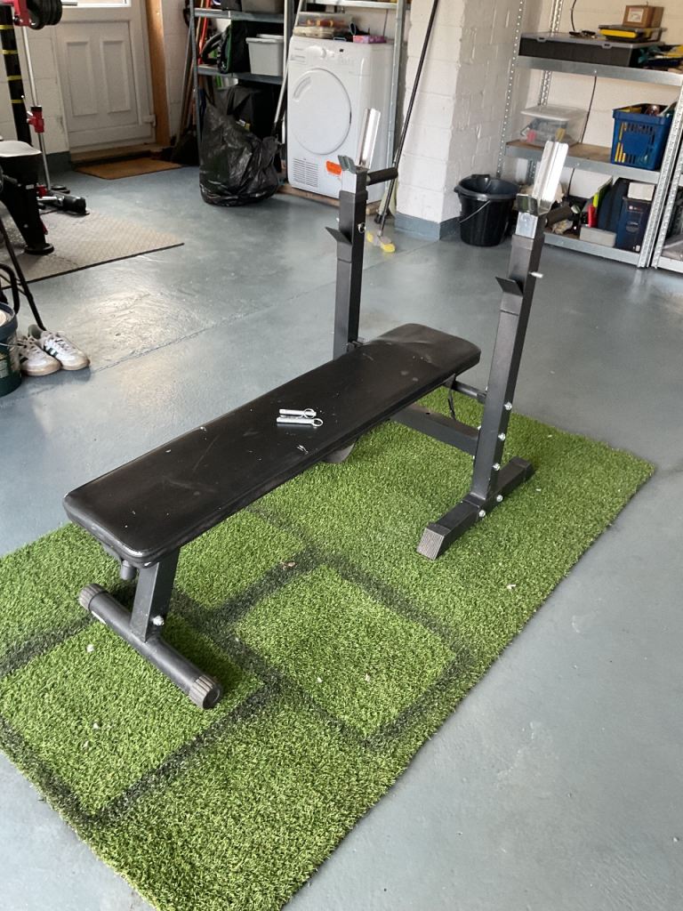 Weight training bench