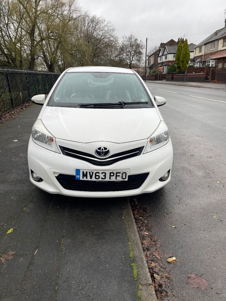 Toyota, YARIS, Hatchback, 2013, Manual, 1329 (cc), 5 doors