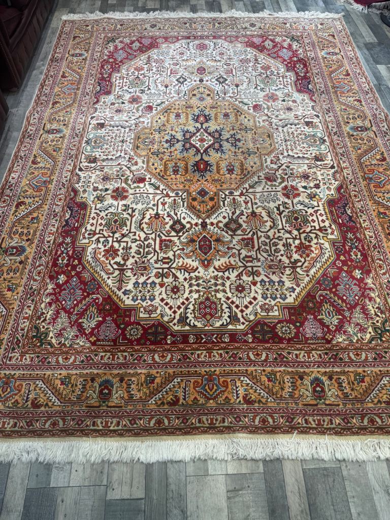 Luxurious handmade Persian Tabriz rug 360x250 cm 