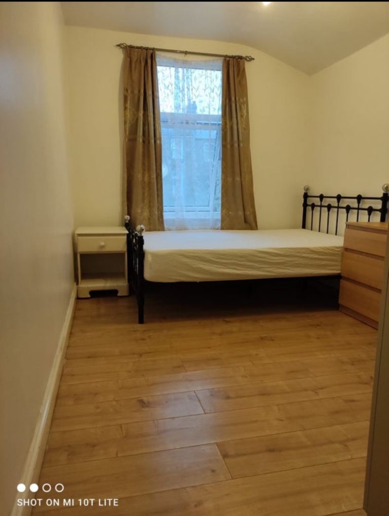 Double room to rent in wood green