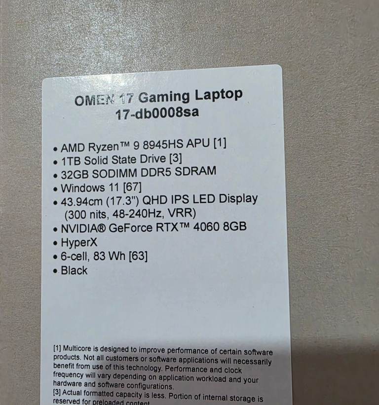 Hp omen 17.3in  DB0008 8945HS 