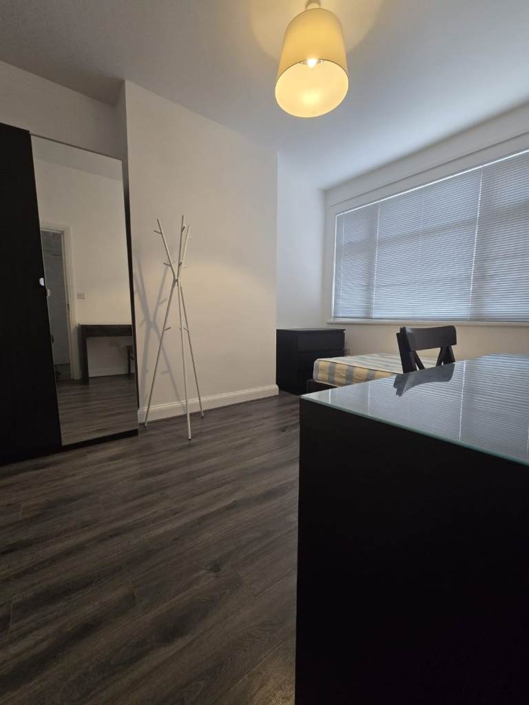 Double room to rent in Wembley 