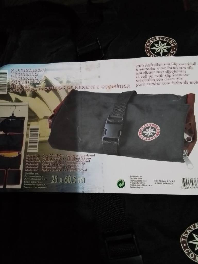 New Roll up cosmetics/ Toiletries Bag