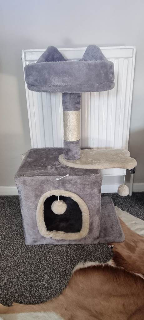 Kitten cat tower / scrath post 